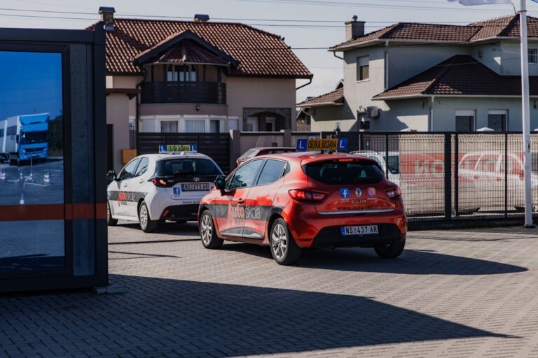 AUTO RAD - Auto škola Novi Sad
