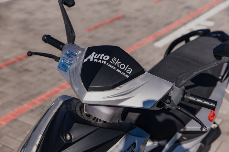 AUTO RAD - Auto škola Novi Sad