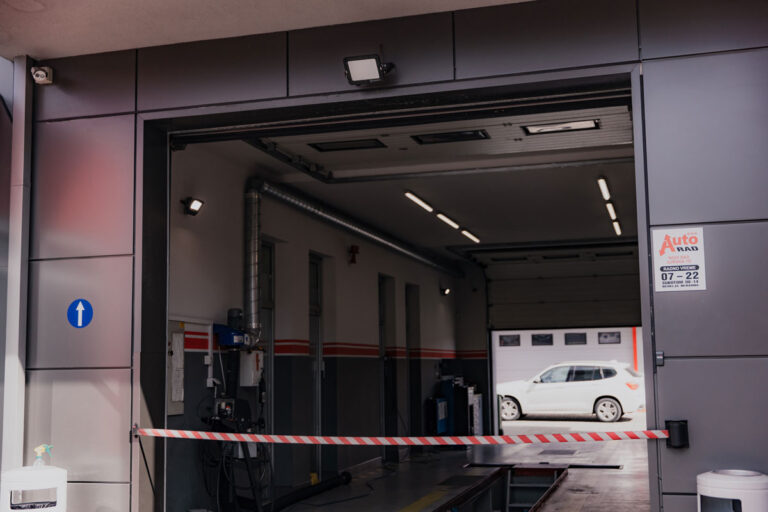 AUTO RAD - Tehnički pregled i registracija vozila - Ilirska 1F, Novi Sad