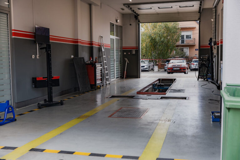 AUTO RAD - Tehnički pregled i registracija vozila - Ilirska 1F, Novi Sad