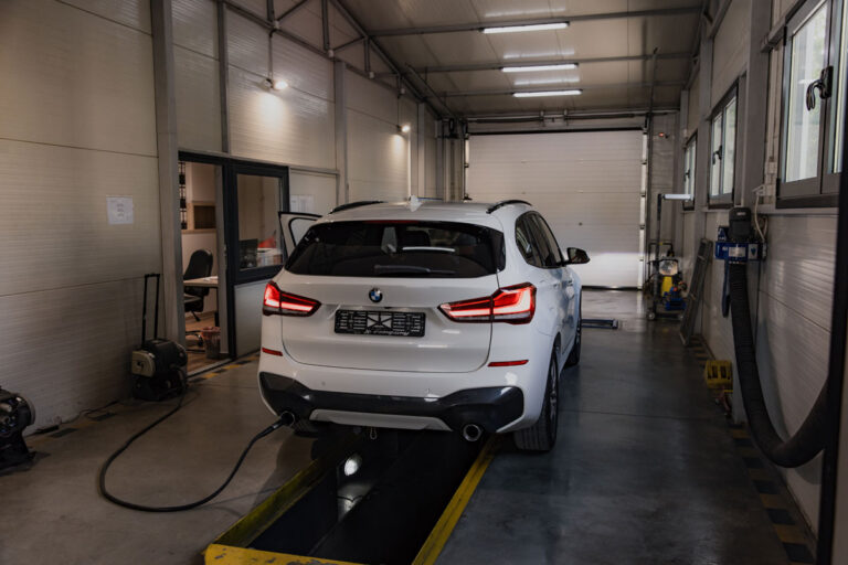 AUTO RAD - Tehnički pregled i registracija vozila - Somborska 53, Novi Sad