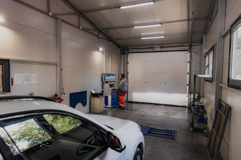 AUTO RAD - Tehnički pregled i registracija vozila - Somborska 53, Novi Sad