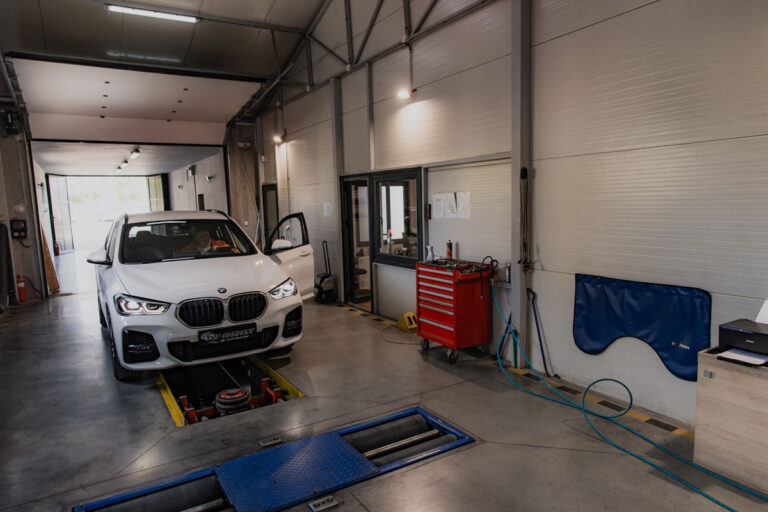 AUTO RAD - Tehnički pregled i registracija vozila - Somborska 53, Novi Sad