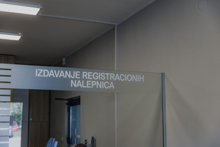 AUTO RAD - Tehnički pregled i registracija vozila - Somborska 53, Novi Sad